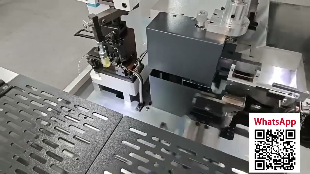 Traversing 5 Wire Double End Crimping Machine Dual Carrier Terminals