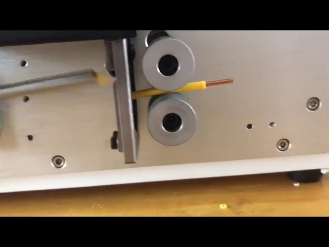 Αυτόματη Μηχανή Απογύμνωσης Συρμάτων 6mm² για Καλώδια Υπολογιστή – Ακρίβεια & Ταχύτητα
